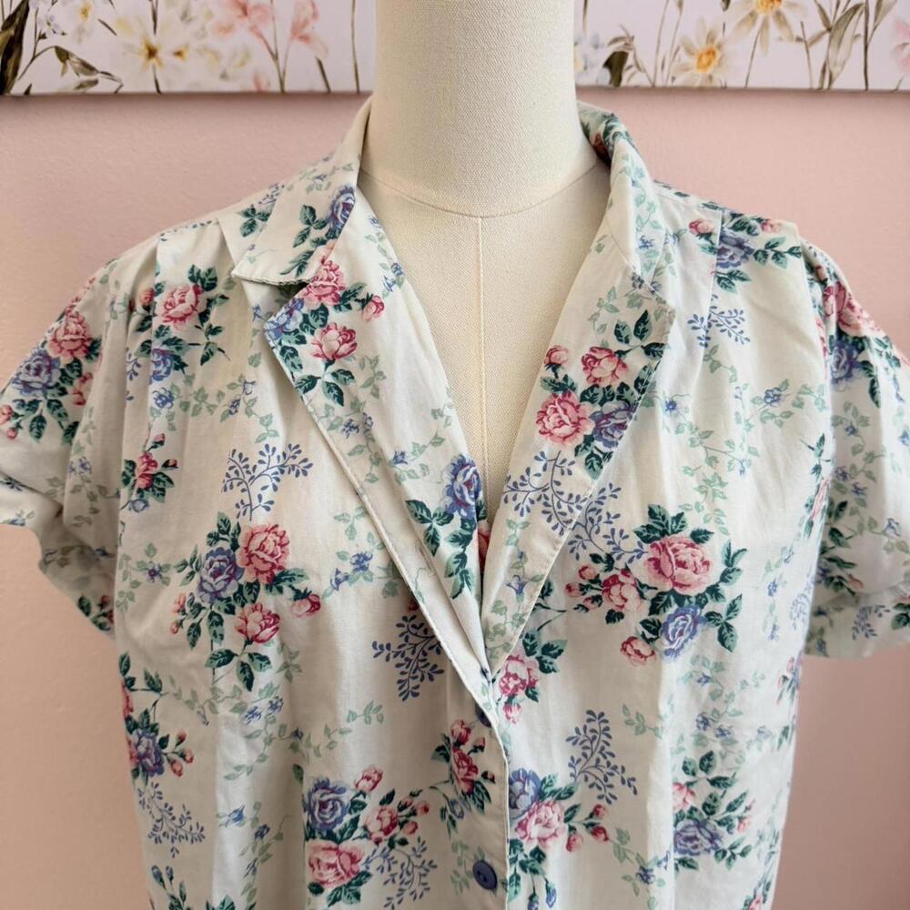 Vintage Floral Button Up Blouse – Made in USA - Picture 2 of 6